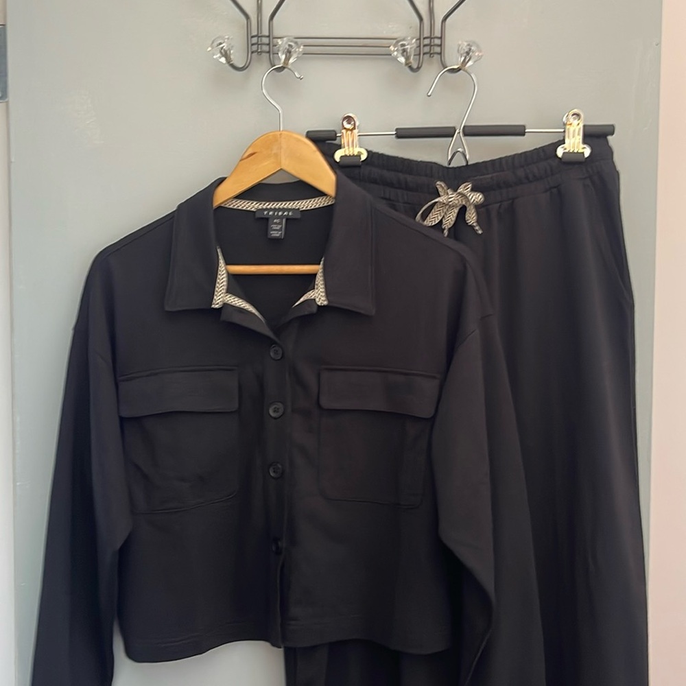 Lounge wear set! Super comfortable! The pants are wide&run on the longer side